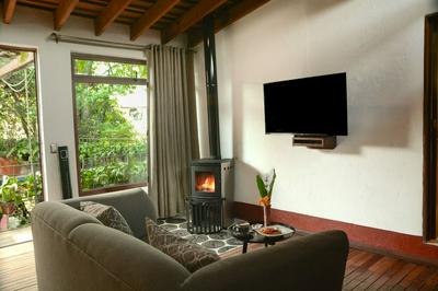 Mesón De Leyendas Breakfast & Downtown