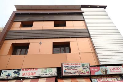 OYO 37860 Hotel Batra