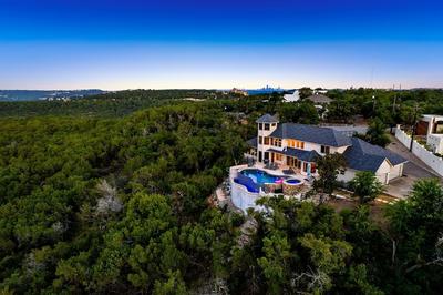 Hillside Infinity Pool Retreat