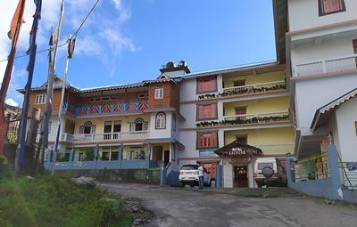 Rufina Royal Lachung
