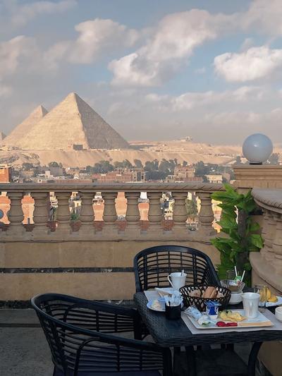 Crowne pyramids palace