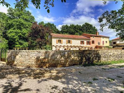 Villa in Batlug With Private Pool