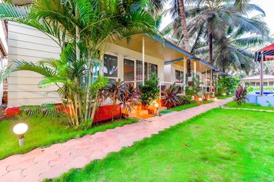 Fabhotel Bellini Morjim Resort