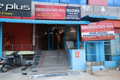 Sravanthy Inn