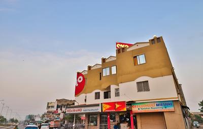 OYO 19501 Hotel Silver Palace