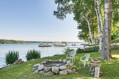 Waterfront Home on Duck Lake: 8 Mi to State Park!