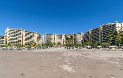 CONDO BAY-BGM BY TRVL2HM