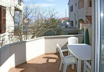 Nikša - 10 m From Beach - A1 Narancasti