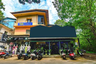 FabEscape Sion Resort With Pool, Candolim