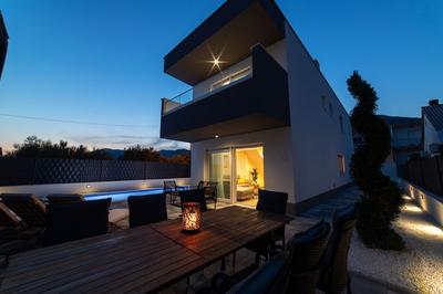 New Luxury Modern Four-bedroom Villa With Pool