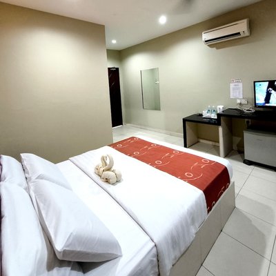 OYO 91195 Dancenter Seremban 2 Near Snow