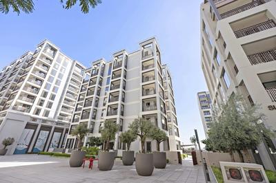Silkhaus Summer Towers Creek Harbour