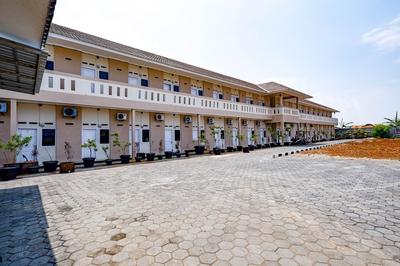 SPOT ON 2027 Putri Guest House Syariah