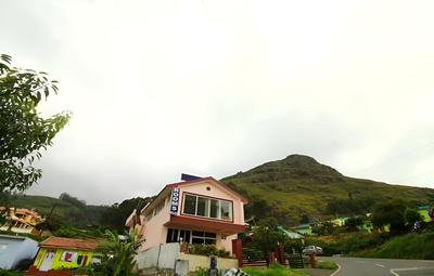 OYO 15479 Vista Suites Kalatty