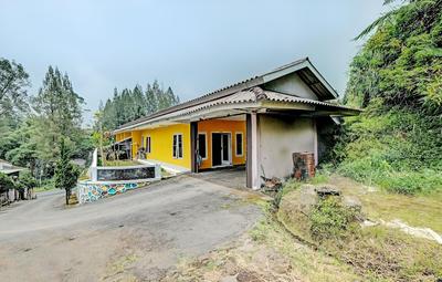 OYO 92407 Hotel Alaska