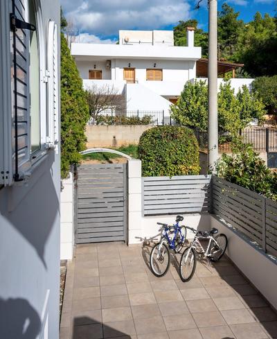 Escape in Porto Rafti - A Spacious Coastal Haven