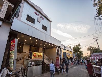 OYO 12078 Hotel Suncity