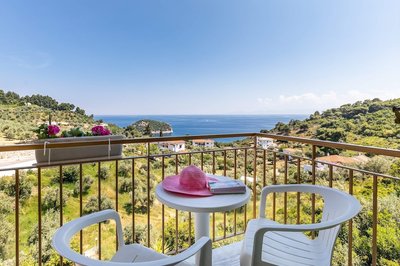 Persephone Seaview Room - Ariadne Skopelos Getaway