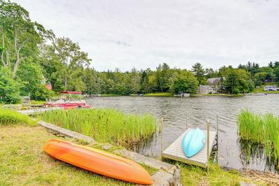 Lakefront Hinsdale Home ~ 10 Mi to Pittsfield!