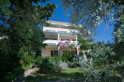 Nives - Great Location - A2