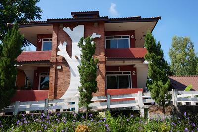 Nakhaburi Hotel & Resort