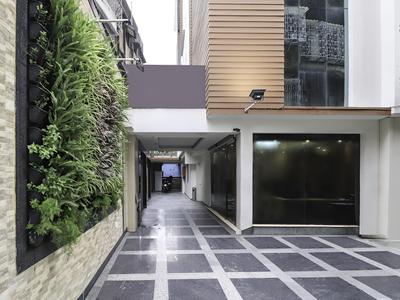 Capital O 16172 Hotel Radiant