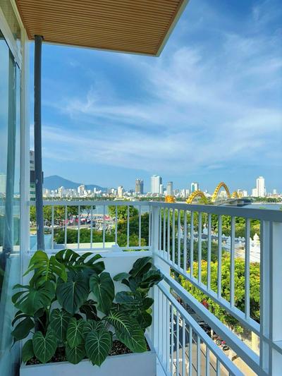 Corgi House - Steps from Dragon Bridge