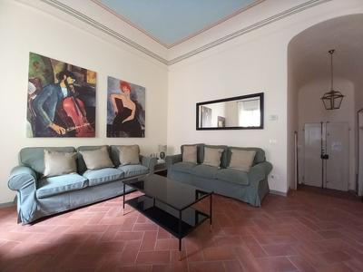 Moro in Firenze With 4 Bedrooms and 2 Bathrooms