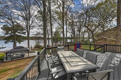 Laid Back Lake Life by Avantstay Waterfront View