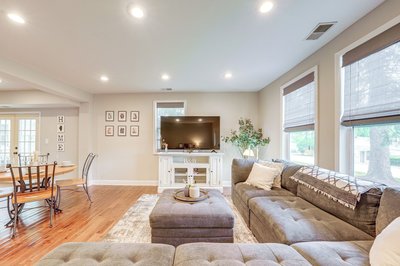 Fire Pit & Grill: Family Home on Fox River Trail!
