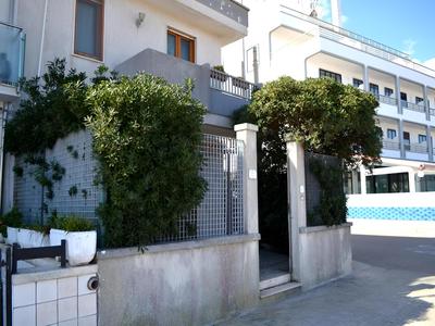 Villetta Carlotta Air-conditioned House on two Levels in San Foca