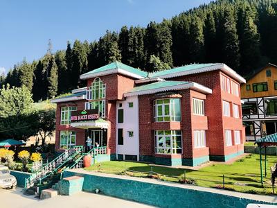 Hotel Glacier Heights