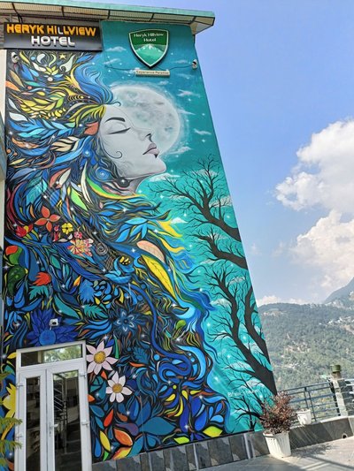 Heryk Hillview Hotel