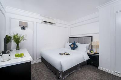 Kin Hotel Ly Tu Trong