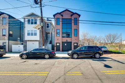 Luxe Newark Retreat w/ Rooftop Deck: Pets Welcome!