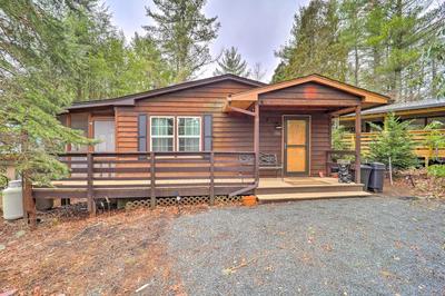 In Golf Community w/ Pool Access: Newland Cabin