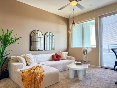 Stylish Getaway W Pool GYM Parking 10 Min to Cedar, Billede 2