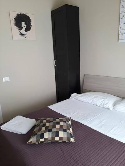48 airport budget rooms