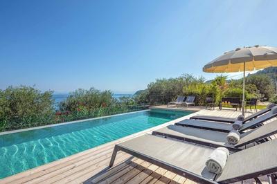 Villa Apanemia Mare