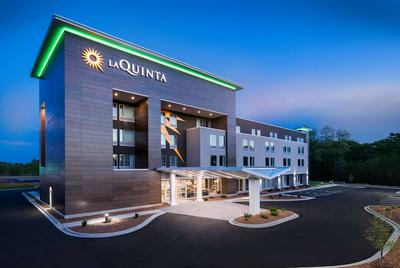 La Quinta Inn & Ste by Wyndham Wisconsin Dells- Lake Delton