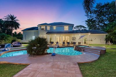8BR Entertainers Estate w/ Pool, Games & Theater !