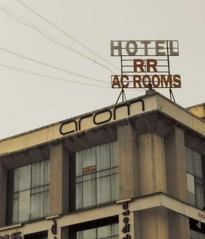 Goroomgo Riddhi Residency Varodra