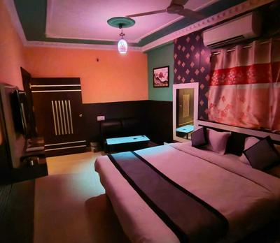 Hotel J B Palace