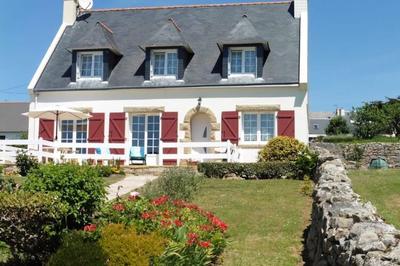 Holiday Home in Plouhinec With Sea Views