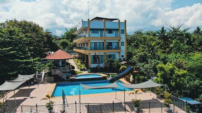 Sacaan Tropical Breeze Resort