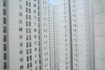 Cozy And Nice 1Br Bassura City Apartment