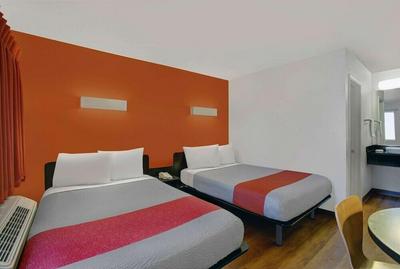 Super 8 by Wyndham Santa Clara