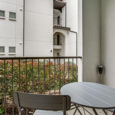 Spacious Cozysuites on I-35 w Pool and Parking 03, Foto 2