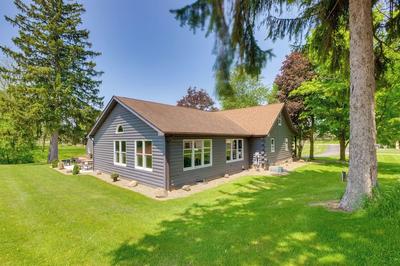 Spacious Massillon Log Cabin w/ Fire Pit!