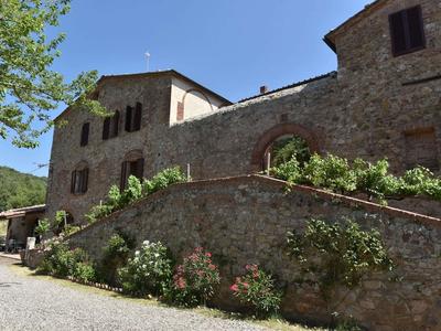 Lovely Farmhouse in Monticiano With Garden